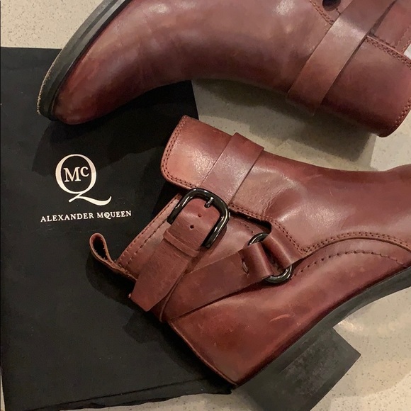 Alexander McQueen Bridal Ankle Boot - Picture 2 of 7